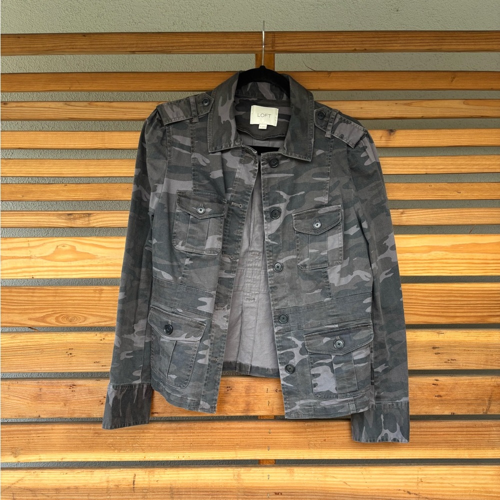LOFT Women's Utility Camouflage Jacket - Gray
